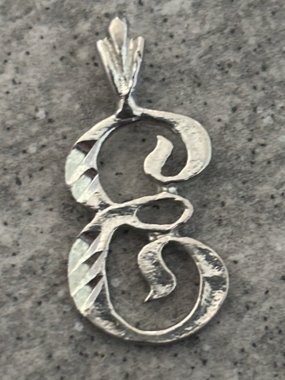 Fine Jewelry: .925 Sterling Silver Vtg Script Letter 'E' Pendant Necklace Charm